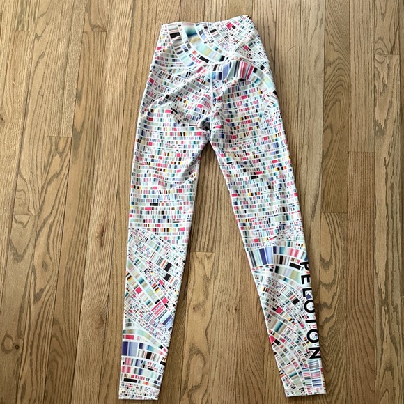 Peloton Colorful Patterned Leggings. Size xs - Picture 5 of 5
